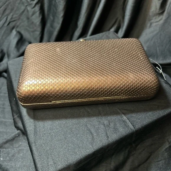 CRISTAL VTG Rare Clutch Bronze Fish Scale design wSwarovski Clusters kiss clasp - Picture 7 of 16